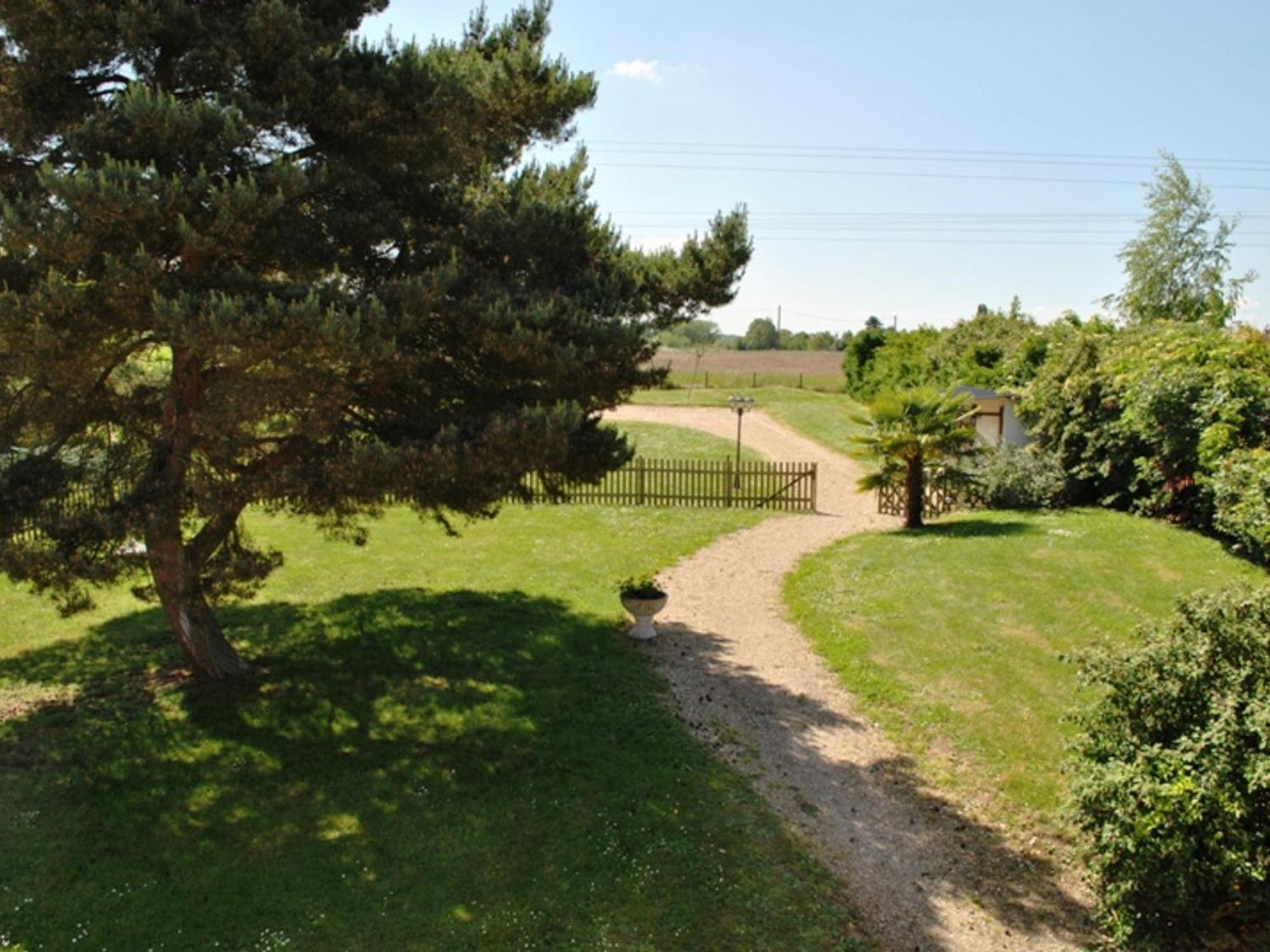 Gite De Charme Pres Des Chateaux De La Loire Avec Jardin, Terrasse Et Equipements Pour Familles - Fr-1-381-359 Azay-sur-Cher 外观 照片